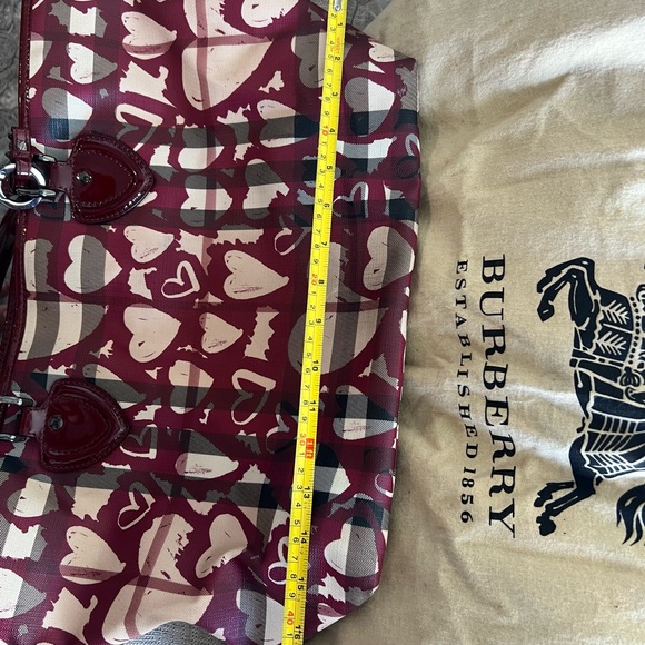 Authentic Burberry bag - Picture 16 of 16